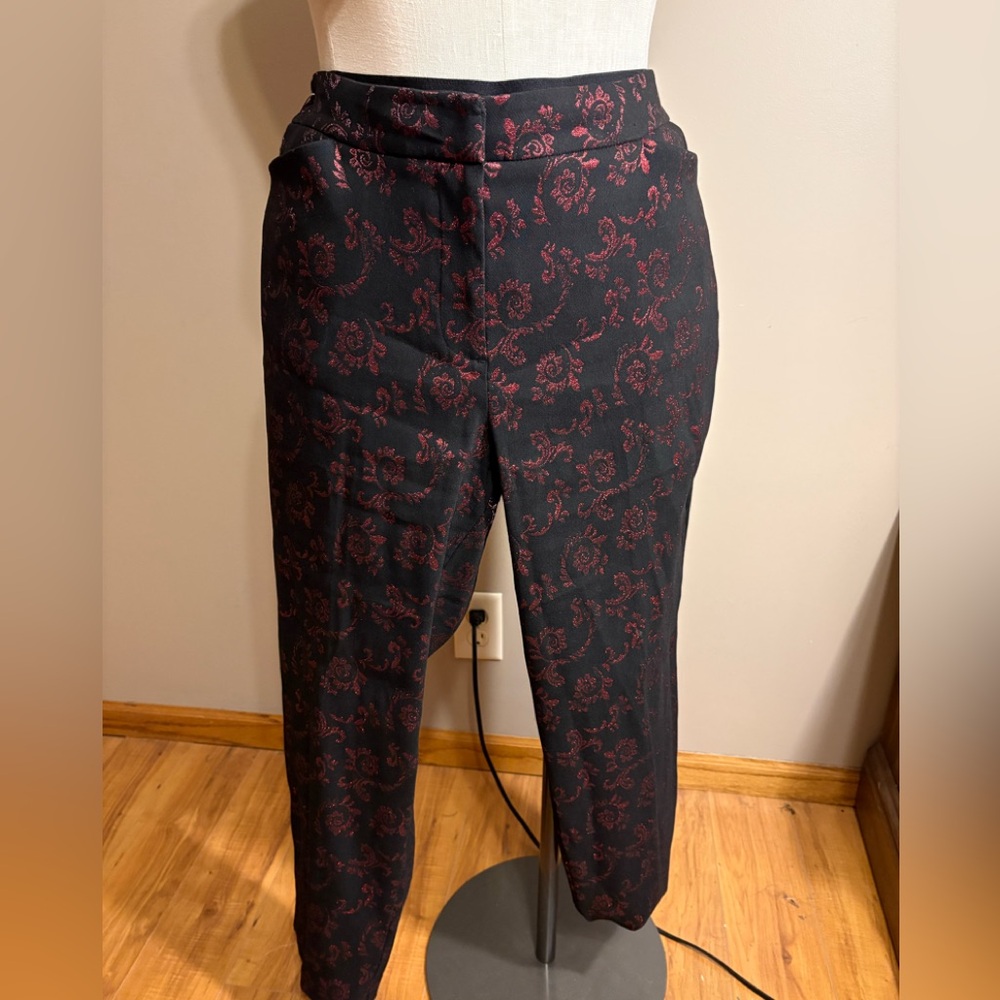 Liz Claiborne women’s Black and Red Paisley Pants